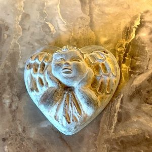 Isabell bloom heart shaped Cherub  angel signed vintage 1996